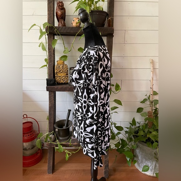 Narciso Rodriguez: Black and White Blouse - Picture 11 of 13